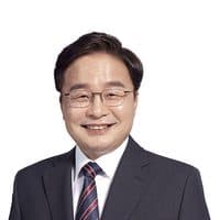 김우영